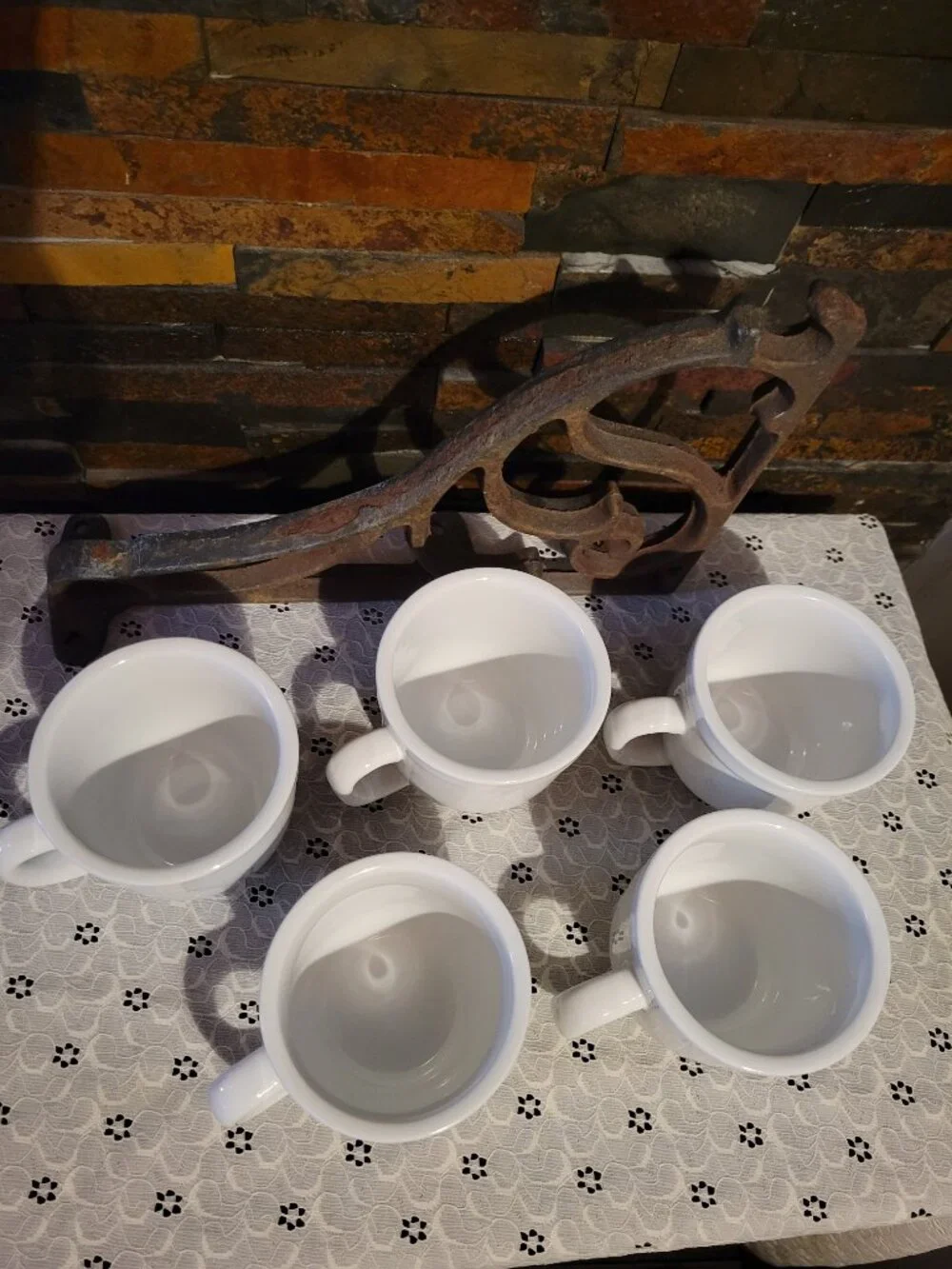 Pottery Barn Suppertime White Coffee Mugs Set of 5 Restaurant Bistro Style